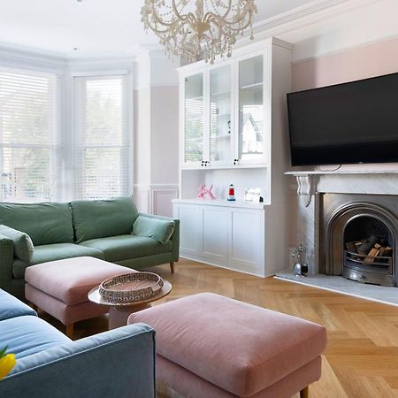 Villa Dream House London With Gym, Cinema And Housekeeper à Ealing Extérieur photo