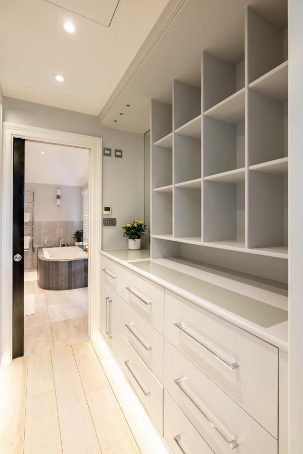 Villa Dream House London With Gym, Cinema And Housekeeper à Ealing Extérieur photo