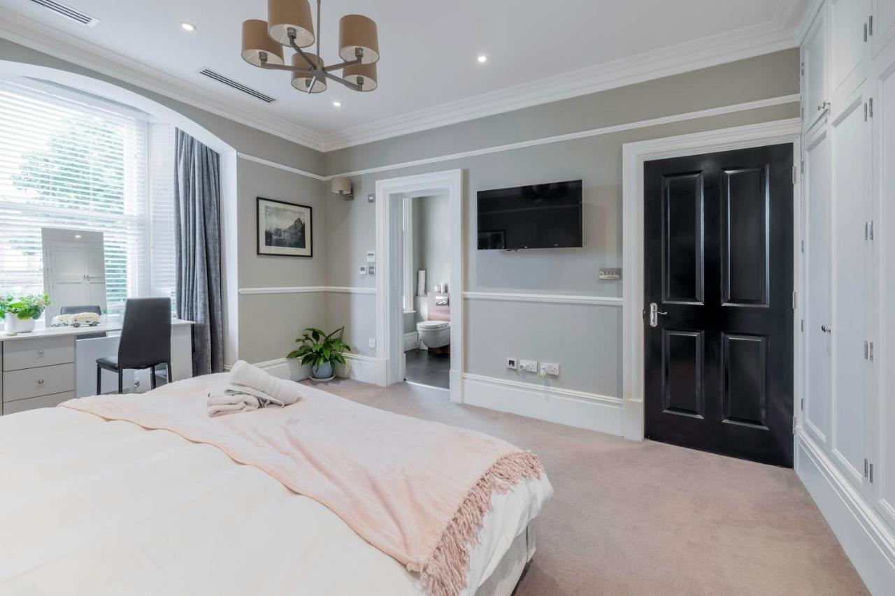 Villa Dream House London With Gym, Cinema And Housekeeper à Ealing Extérieur photo